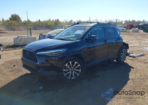 2024 Toyota Corolla Cross Xle from USA, damaged, VIN 7MUDAAAG6RV104752